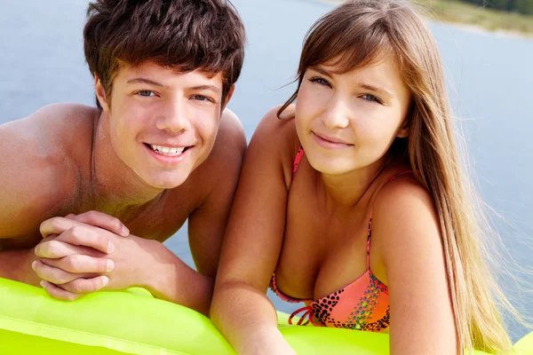 Summer teen couple — Stock Photo, Image