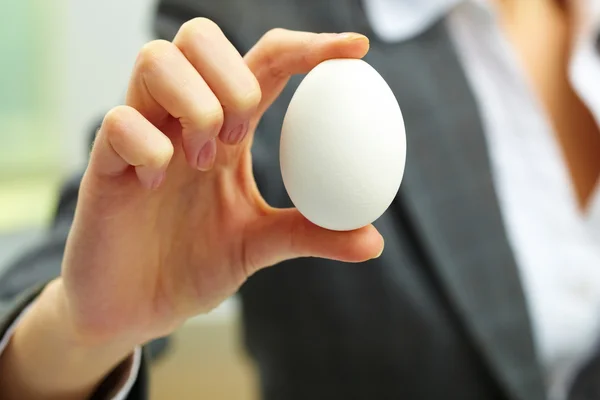 Showing egg — Stock Photo, Image