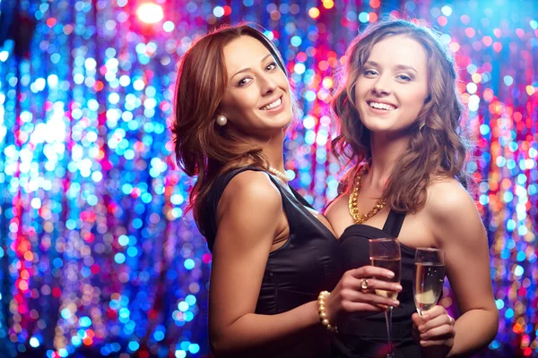 Mädchen auf Party — Stockfoto
