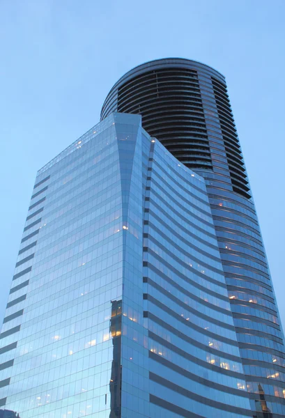 Tall, geometric glass building — Stock Photo, Image