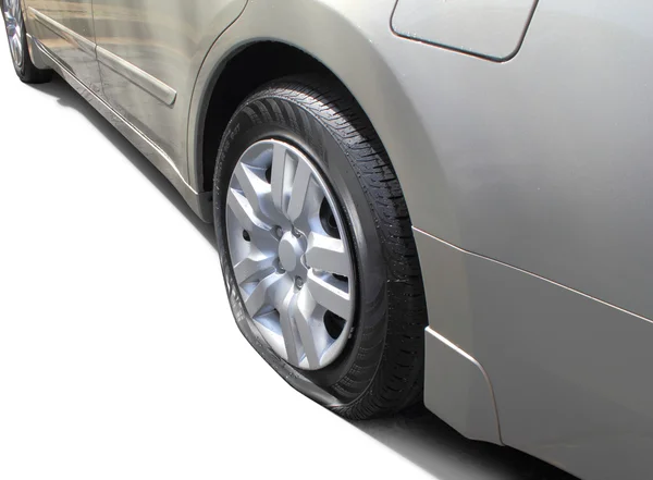 Neumático desinflado —  Fotos de Stock