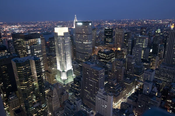 New york bij nacht vanaf de bovenkant van de rockefeller — Stockfoto