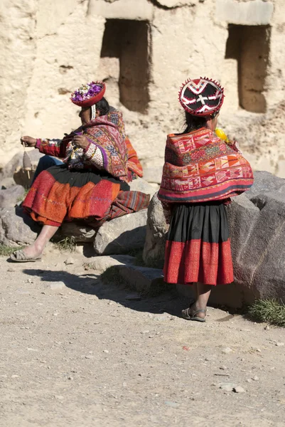 Mujer Peruvan tejiendo —  Fotos de Stock