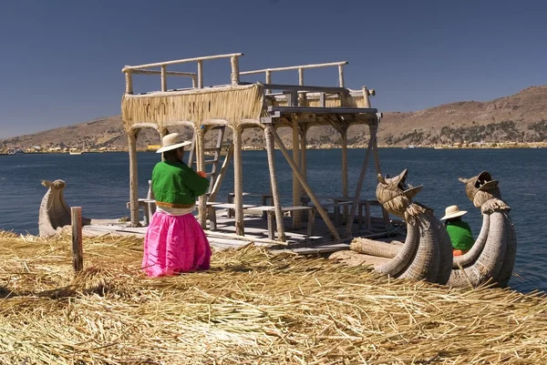 Islas Uros (Lago Titicaca) - Perú Imagen de stock