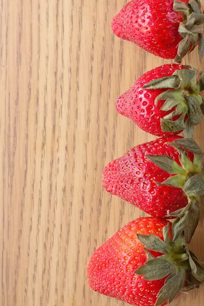 Reihe von Erdbeeren — Stockfoto