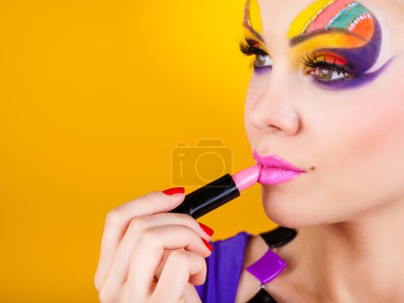 Gros plan portrait de femme sexy avec maquillage 