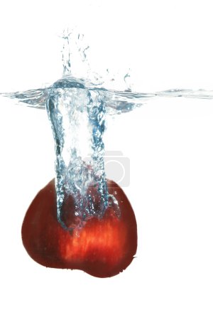 Rouge dans l'eau 