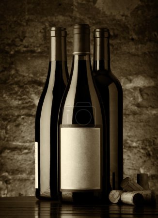 Bouteilles de vin rouge, sépia 