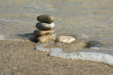 Pierres combinées dans une pyramide, zen 