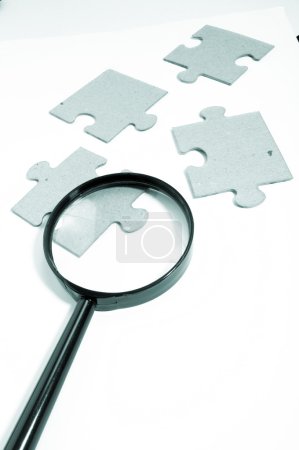 Verre grossissant, puzzle 