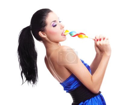 Fille avec une sucette