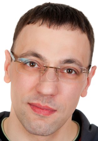 Ortrait d'un gars en lunettes 