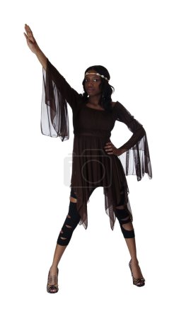 Jeune femme afro-américaine debout Leggings robe 