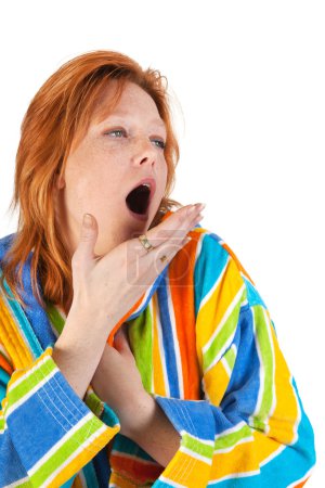 Jeune femme se réveiller 