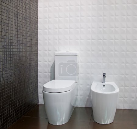 Les toilettes et le bidet 