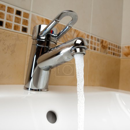 robinet d'eau de travail 