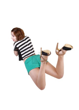 Fille couché sur l'estomac .