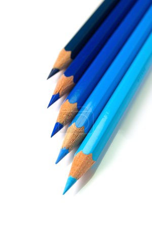 Crayons de couleur bleu 
