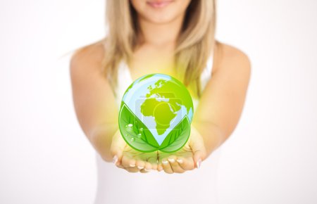 Femme mains tenant ECO signe 