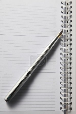 Stylo et organisateur 