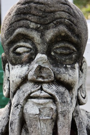 Thaïlande, Bangkok, district de Yai, temple d'Arun (Wat Arun Ratchawararam), vieille statue religieuse 