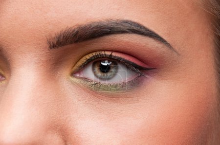 Gros plan shoot eye make up zone 