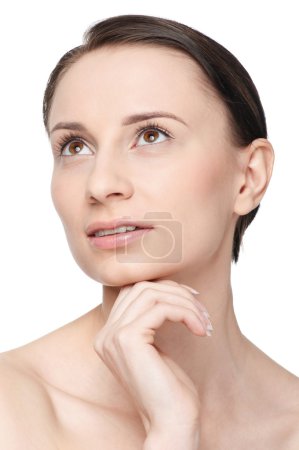 Portrait de jeune femme à la peau parfaite 