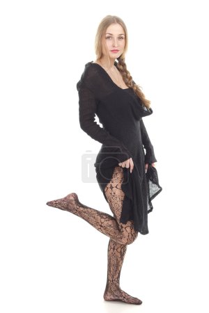 Photo de mode fille élégante en robe 