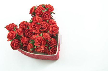 Boîte coeur rouge avec rose 