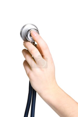 Main de médecin avec stéthoscope isolé sur blanc 