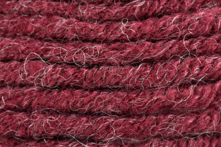Fils de laine rouge 