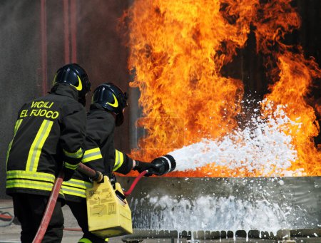 Les pompiers ont éteint un risque d'incendie lors d'un exercice d'entraînement dans le 