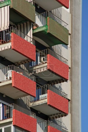 Bâtiment et balcons 