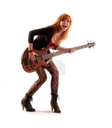 Fille jouer guitare basse 