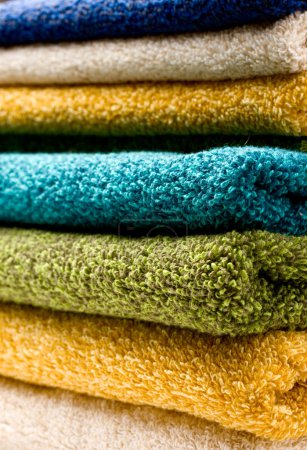 Une pile de serviettes 