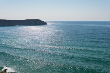 Cape rocheuse baignade dans l'océan Atlantique 