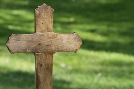 Croix en bois.