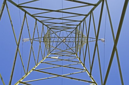 Pylône électrique italien moyenne tension 
