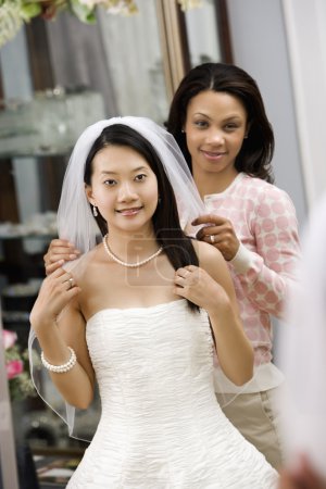 Ami aider mariée .