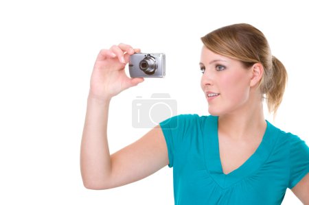 Femme avec appareil photo numérique 