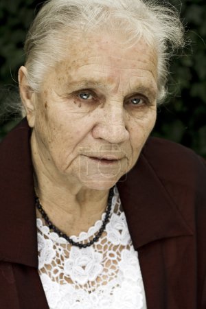 Portrait de femme senior 