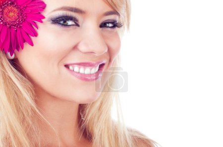 Portrait de merveilleuses femmes blondes, prise de vue en studio 